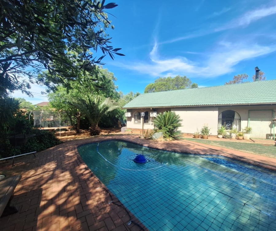 4 Bedroom Property for Sale in Pellissier Free State
